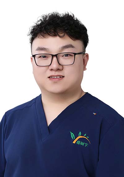 黄垚